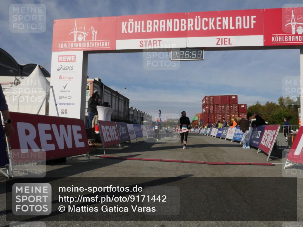 03.10.2025 - Köhlbrandbrückenlauf Matties Gatica Varas http://msf.ph/oto/9171442 03.10.2025 10:36:59 Ziel 2473, 2535, 3096 meine-sportfotos.de