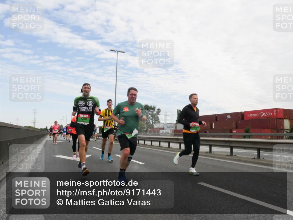 03.10.2025 - Köhlbrandbrückenlauf Matties Gatica Varas http://msf.ph/oto/9171443 03.10.2025 15:16:46 Position 3  meine-sportfotos.de