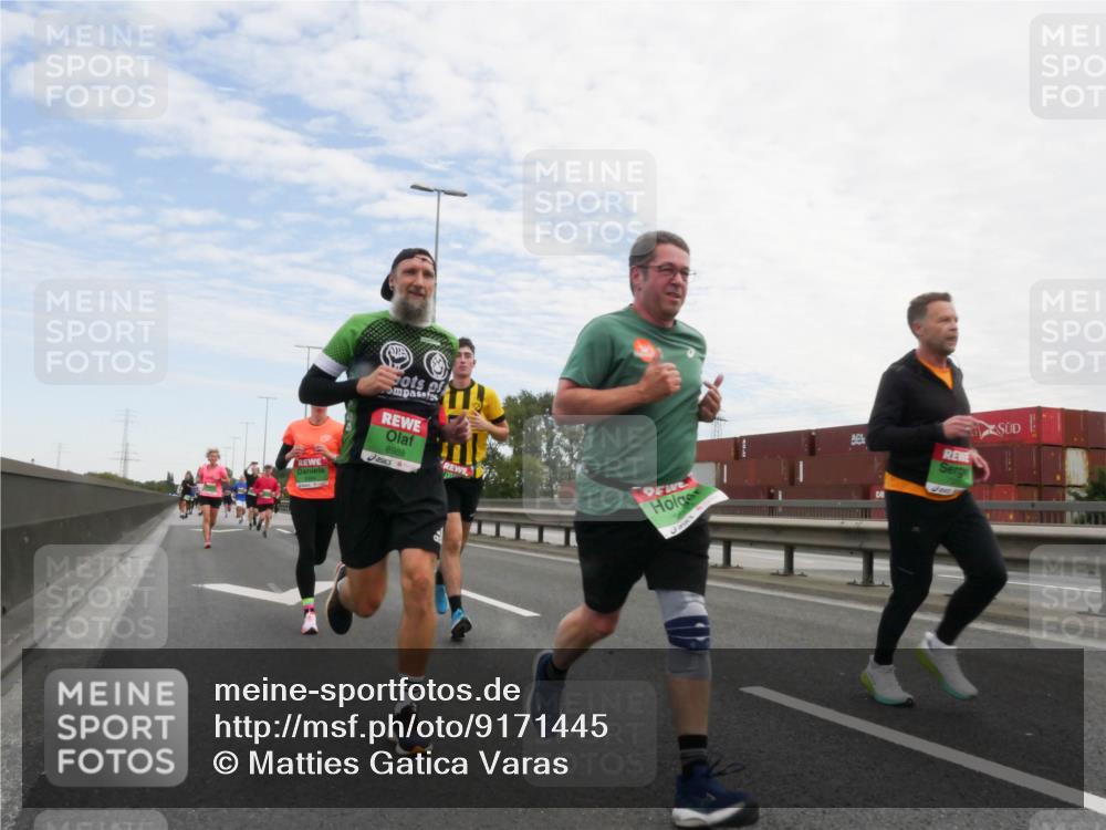 03.10.2025 - Köhlbrandbrückenlauf Matties Gatica Varas http://msf.ph/oto/9171445 03.10.2025 15:16:46 Position 3 8988 meine-sportfotos.de