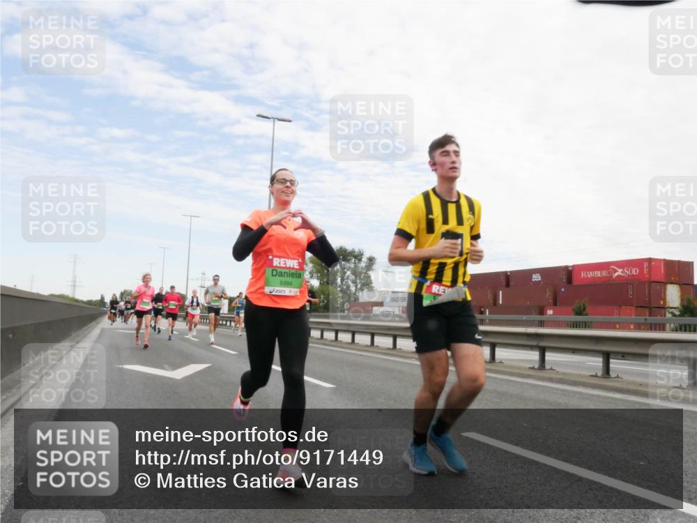 03.10.2025 - Köhlbrandbrückenlauf Matties Gatica Varas http://msf.ph/oto/9171449 03.10.2025 15:16:47 Position 3 8994 meine-sportfotos.de