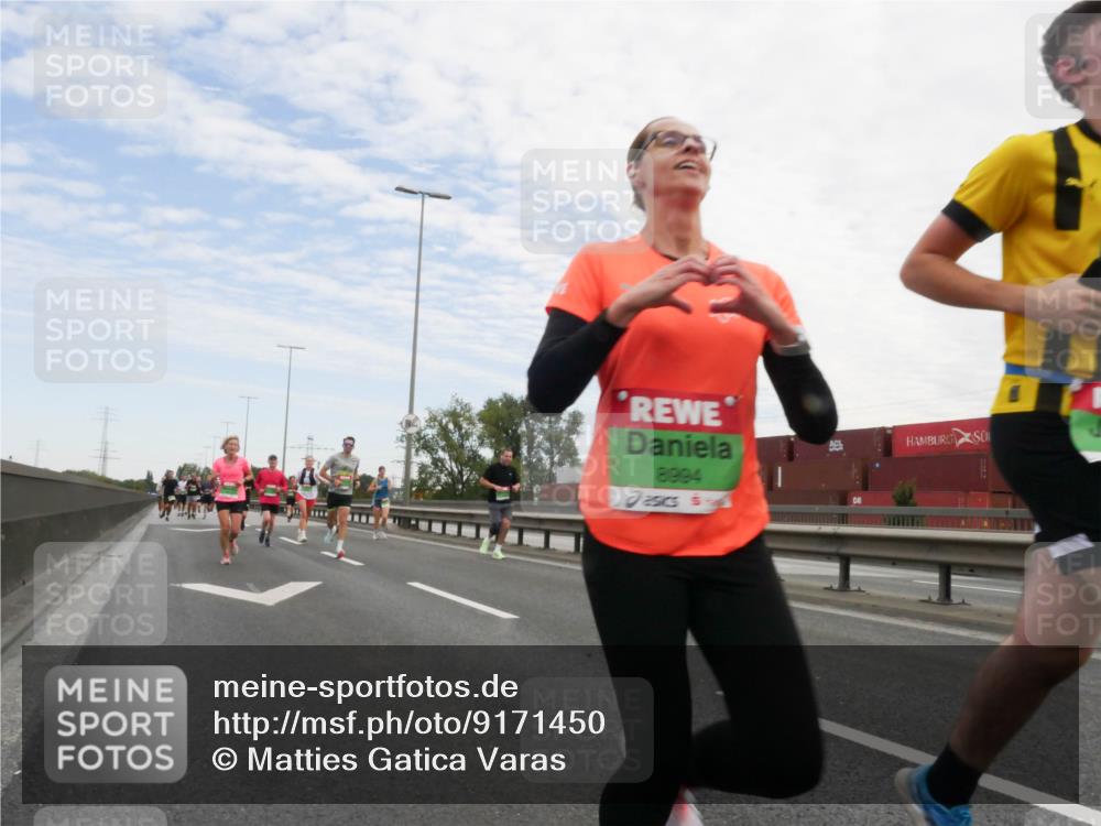 03.10.2025 - Köhlbrandbrückenlauf Matties Gatica Varas http://msf.ph/oto/9171450 03.10.2025 15:16:48 Position 3 8994 meine-sportfotos.de