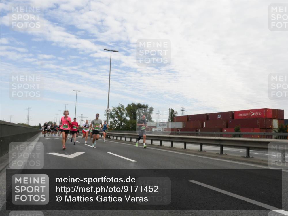 03.10.2025 - Köhlbrandbrückenlauf Matties Gatica Varas http://msf.ph/oto/9171452 03.10.2025 15:16:48 Position 3  meine-sportfotos.de
