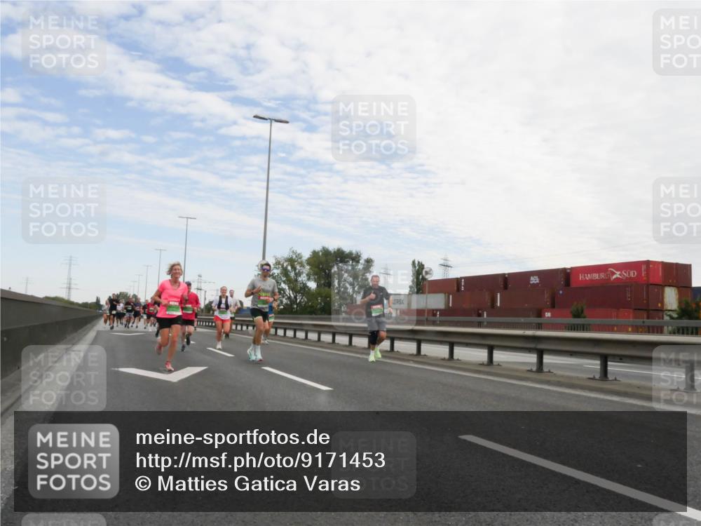 03.10.2025 - Köhlbrandbrückenlauf Matties Gatica Varas http://msf.ph/oto/9171453 03.10.2025 15:16:49 Position 3  meine-sportfotos.de