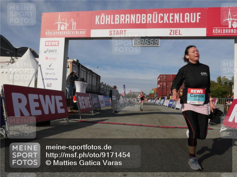 03.10.2025 - Köhlbrandbrückenlauf Matties Gatica Varas http://msf.ph/oto/9171454 03.10.2025 10:37:01 Ziel 2473, 3096, 3571 meine-sportfotos.de