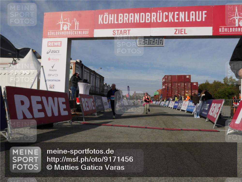 03.10.2025 - Köhlbrandbrückenlauf Matties Gatica Varas http://msf.ph/oto/9171456 03.10.2025 10:37:02 Ziel 2473, 3096, 3571 meine-sportfotos.de