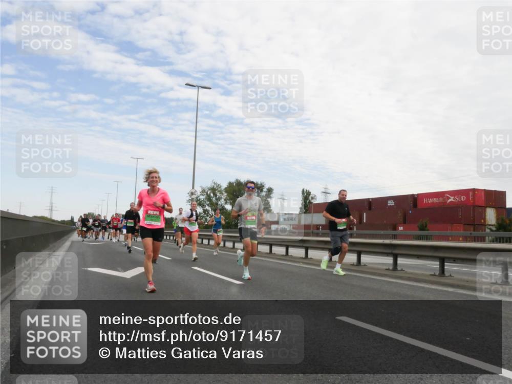 03.10.2025 - Köhlbrandbrückenlauf Matties Gatica Varas http://msf.ph/oto/9171457 03.10.2025 15:16:50 Position 3  meine-sportfotos.de
