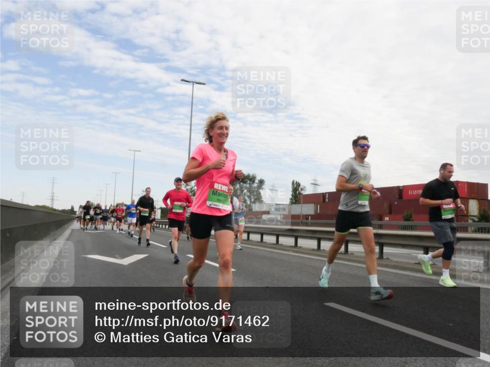 03.10.2025 - Köhlbrandbrückenlauf Matties Gatica Varas http://msf.ph/oto/9171462 03.10.2025 15:16:51 Position 3 8847 meine-sportfotos.de