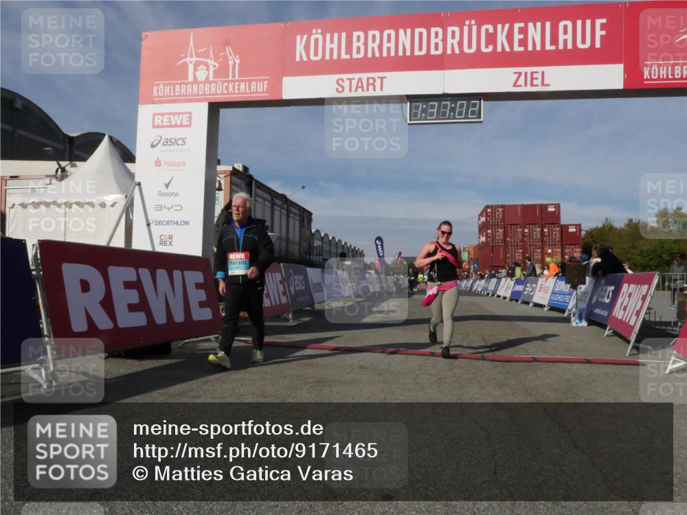 03.10.2025 - Köhlbrandbrückenlauf Matties Gatica Varas http://msf.ph/oto/9171465 03.10.2025 10:37:04 Ziel 2324, 2473, 2757, 2781, 3571 meine-sportfotos.de