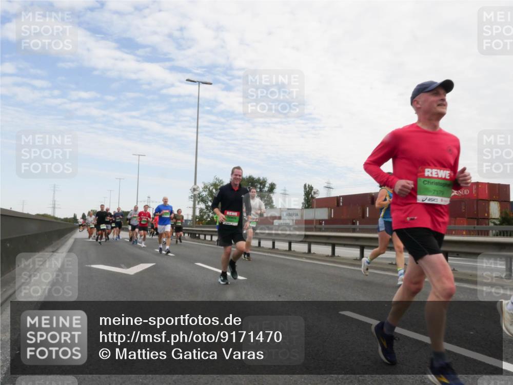 03.10.2025 - Köhlbrandbrückenlauf Matties Gatica Varas http://msf.ph/oto/9171470 03.10.2025 15:16:53 Position 3 7179 meine-sportfotos.de