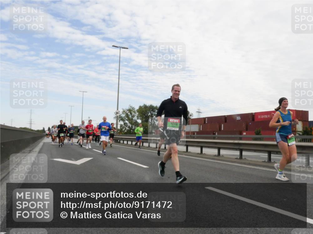 03.10.2025 - Köhlbrandbrückenlauf Matties Gatica Varas http://msf.ph/oto/9171472 03.10.2025 15:16:53 Position 3  meine-sportfotos.de