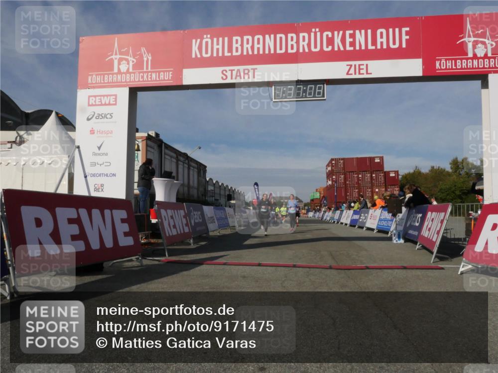 03.10.2025 - Köhlbrandbrückenlauf Matties Gatica Varas http://msf.ph/oto/9171475 03.10.2025 10:37:10 Ziel 2324, 2738, 2741, 2757, 2781, 3571 meine-sportfotos.de