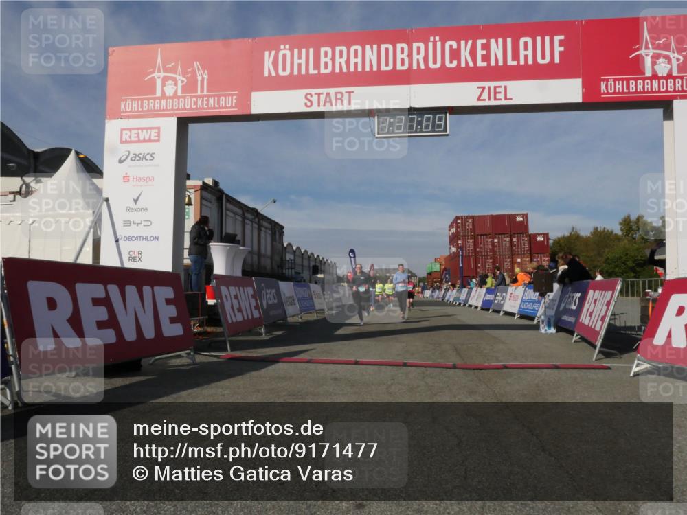 03.10.2025 - Köhlbrandbrückenlauf Matties Gatica Varas http://msf.ph/oto/9171477 03.10.2025 10:37:11 Ziel 2324, 2738, 2741, 2757, 2781, 3571 meine-sportfotos.de