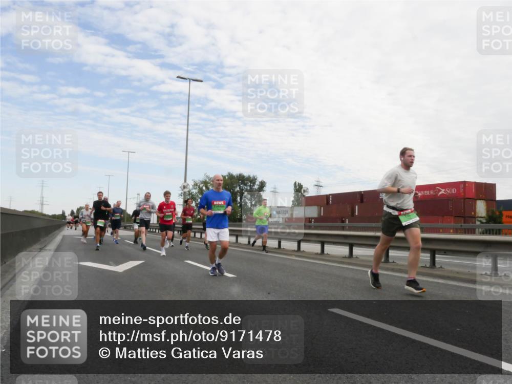 03.10.2025 - Köhlbrandbrückenlauf Matties Gatica Varas http://msf.ph/oto/9171478 03.10.2025 15:16:55 Position 3  meine-sportfotos.de