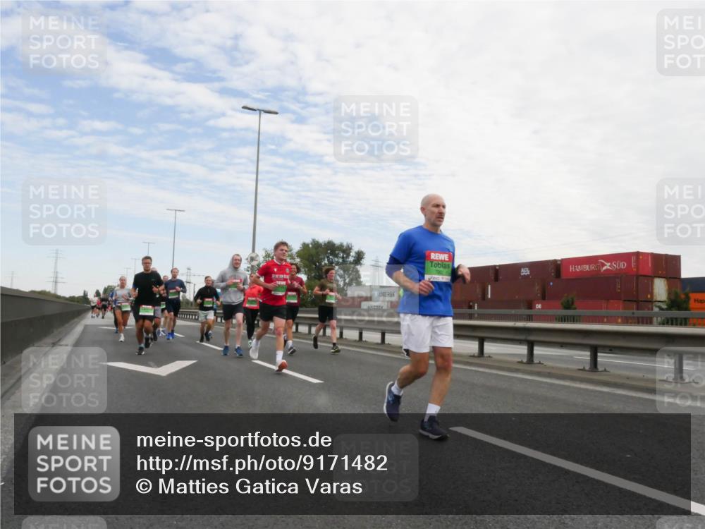 03.10.2025 - Köhlbrandbrückenlauf Matties Gatica Varas http://msf.ph/oto/9171482 03.10.2025 15:16:55 Position 3  meine-sportfotos.de