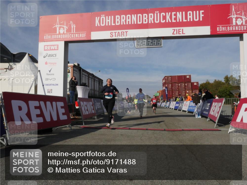 03.10.2025 - Köhlbrandbrückenlauf Matties Gatica Varas http://msf.ph/oto/9171488 03.10.2025 10:37:13 Ziel 2324, 2738, 2741, 2757, 2781, 3571 meine-sportfotos.de