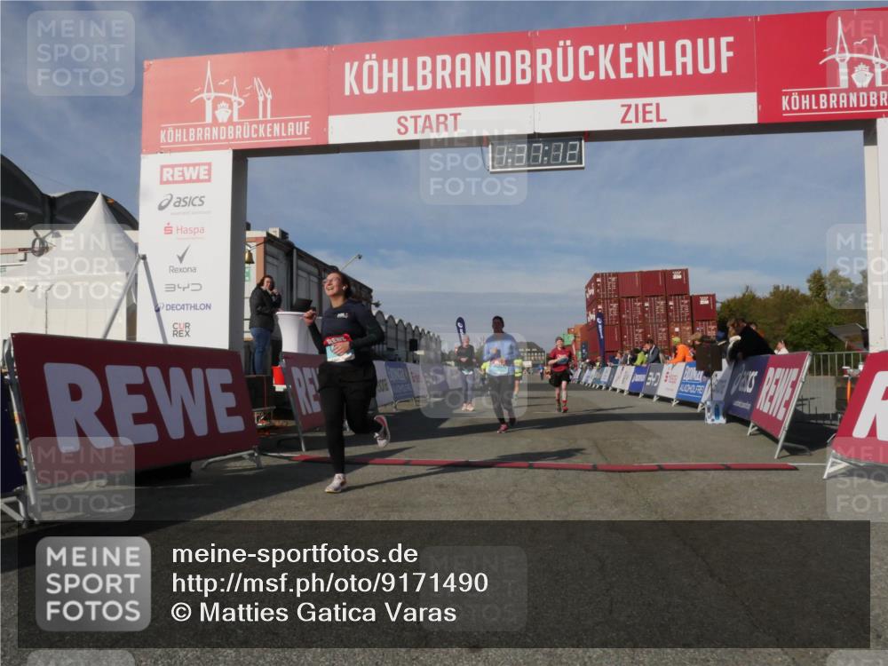 03.10.2025 - Köhlbrandbrückenlauf Matties Gatica Varas http://msf.ph/oto/9171490 03.10.2025 10:37:13 Ziel 2324, 2738, 2741, 2757, 2781, 3571 meine-sportfotos.de