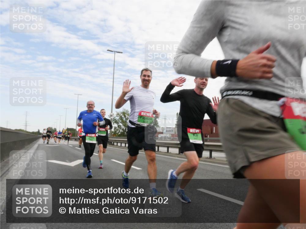 03.10.2025 - Köhlbrandbrückenlauf Matties Gatica Varas http://msf.ph/oto/9171502 03.10.2025 15:17:00 Position 3 9416 meine-sportfotos.de