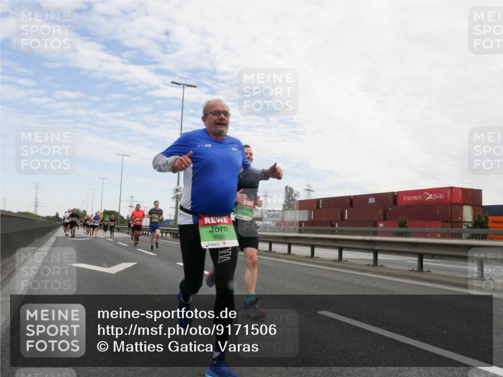 03.10.2025 - Köhlbrandbrückenlauf Matties Gatica Varas http://msf.ph/oto/9171506 03.10.2025 15:17:01 Position 3 9592 meine-sportfotos.de