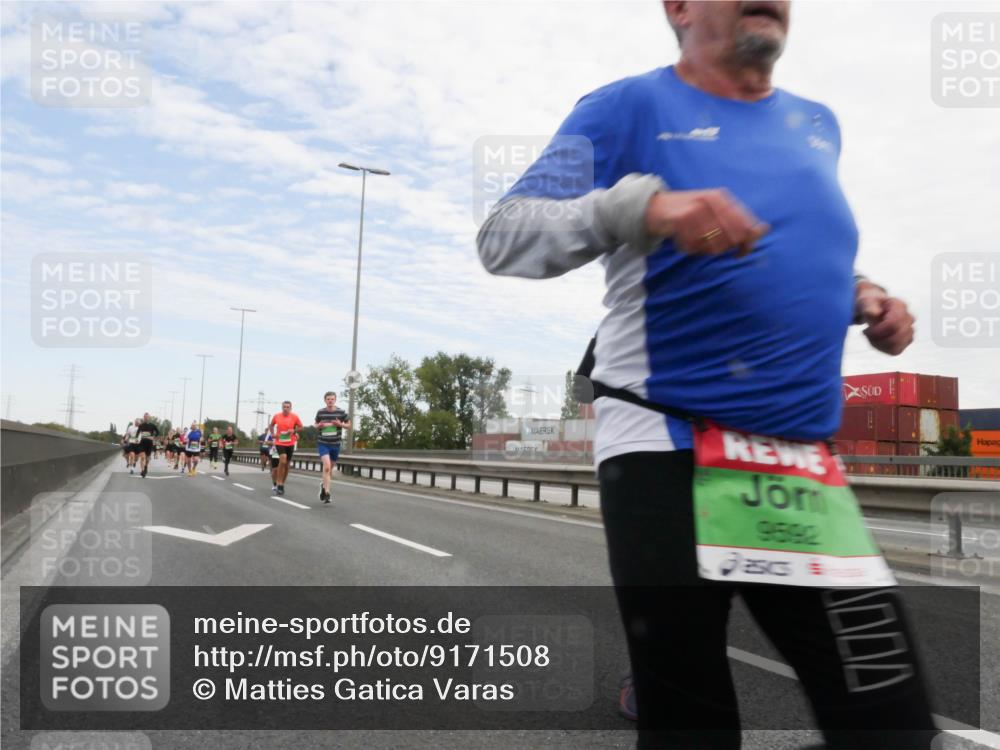 03.10.2025 - Köhlbrandbrückenlauf Matties Gatica Varas http://msf.ph/oto/9171508 03.10.2025 15:17:02 Position 3 9592 meine-sportfotos.de