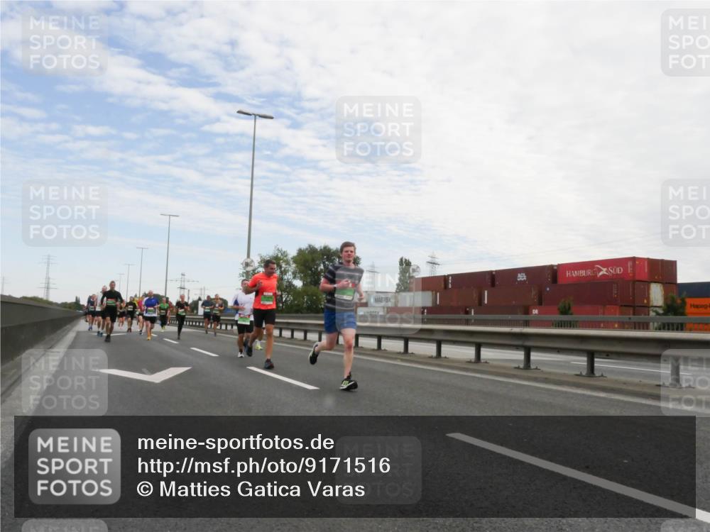 03.10.2025 - Köhlbrandbrückenlauf Matties Gatica Varas http://msf.ph/oto/9171516 03.10.2025 15:17:04 Position 3  meine-sportfotos.de