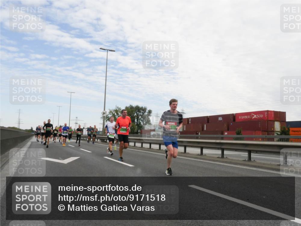 03.10.2025 - Köhlbrandbrückenlauf Matties Gatica Varas http://msf.ph/oto/9171518 03.10.2025 15:17:04 Position 3  meine-sportfotos.de