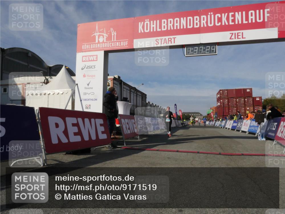 03.10.2025 - Köhlbrandbrückenlauf Matties Gatica Varas http://msf.ph/oto/9171519 03.10.2025 10:37:25 Ziel 2606 meine-sportfotos.de
