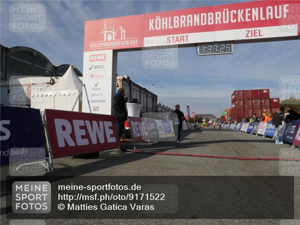 03.10.2025 - Köhlbrandbrückenlauf Matties Gatica Varas http://msf.ph/oto/9171522 03.10.2025 10:37:26 Ziel 2153, 2606 meine-sportfotos.de