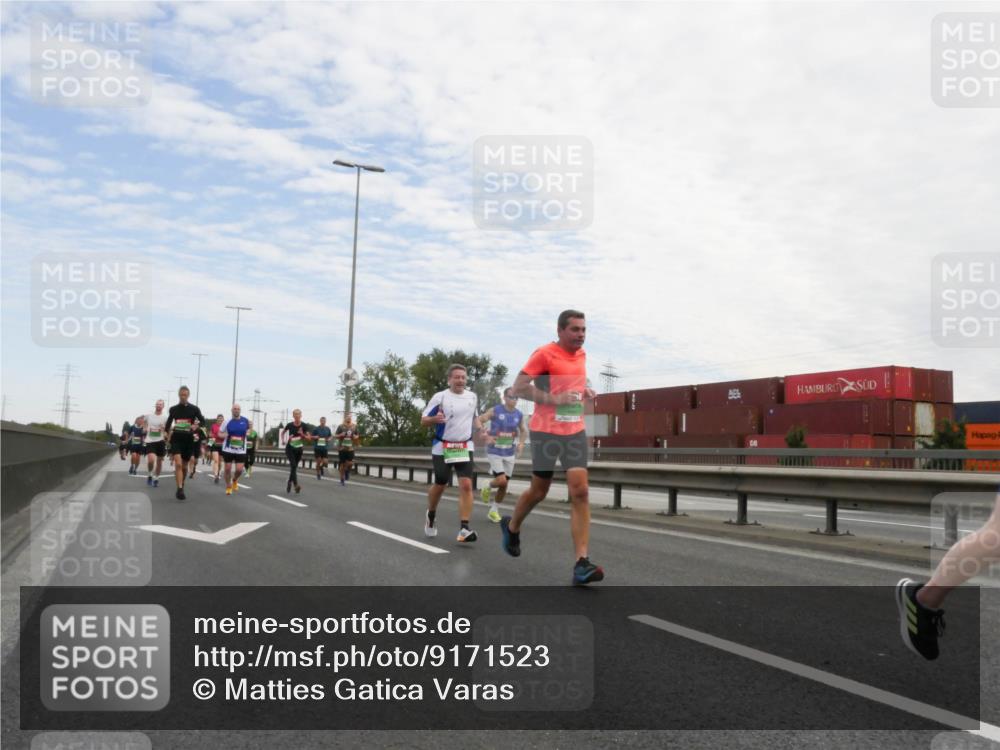 03.10.2025 - Köhlbrandbrückenlauf Matties Gatica Varas http://msf.ph/oto/9171523 03.10.2025 15:17:05 Position 3  meine-sportfotos.de