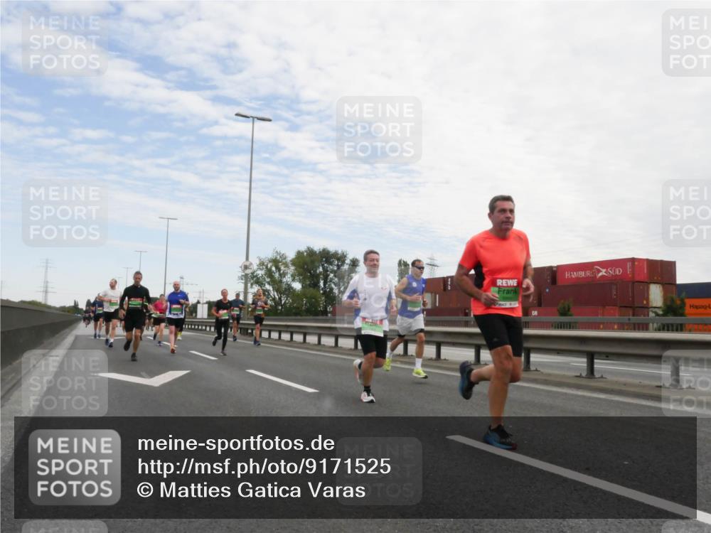 03.10.2025 - Köhlbrandbrückenlauf Matties Gatica Varas http://msf.ph/oto/9171525 03.10.2025 15:17:06 Position 3  meine-sportfotos.de