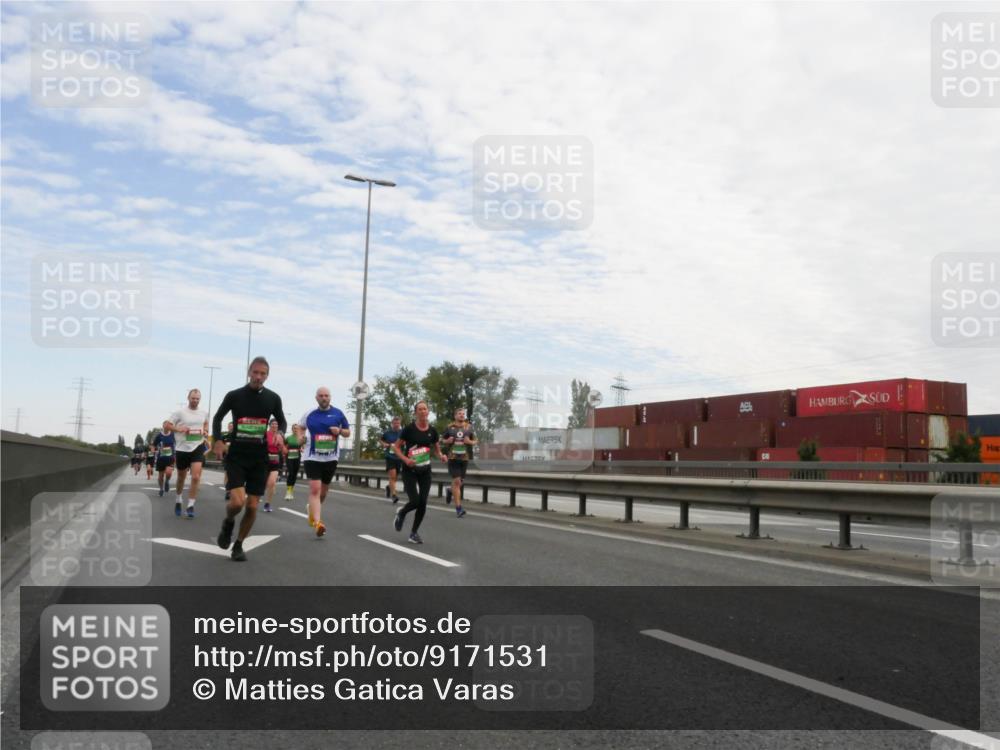 03.10.2025 - Köhlbrandbrückenlauf Matties Gatica Varas http://msf.ph/oto/9171531 03.10.2025 15:17:07 Position 3  meine-sportfotos.de