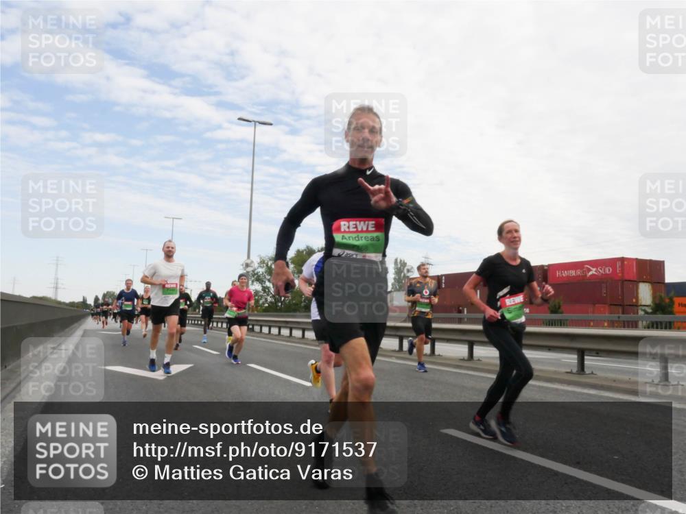 03.10.2025 - Köhlbrandbrückenlauf Matties Gatica Varas http://msf.ph/oto/9171537 03.10.2025 15:17:09 Position 3 168 meine-sportfotos.de