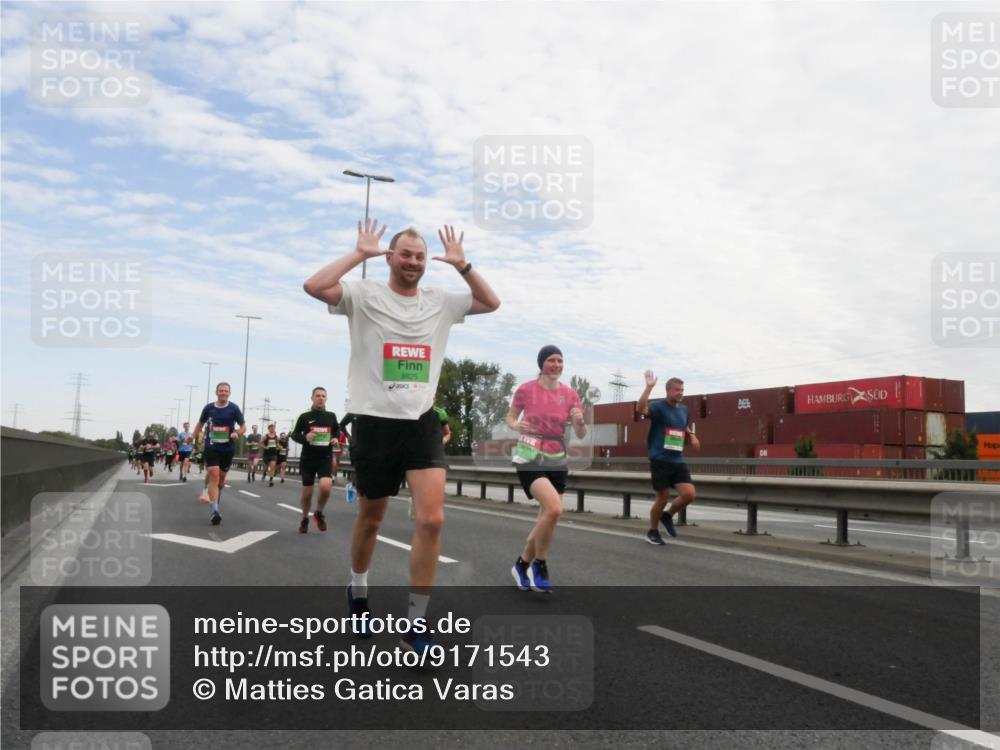 03.10.2025 - Köhlbrandbrückenlauf Matties Gatica Varas http://msf.ph/oto/9171543 03.10.2025 15:17:10 Position 3 8825 meine-sportfotos.de