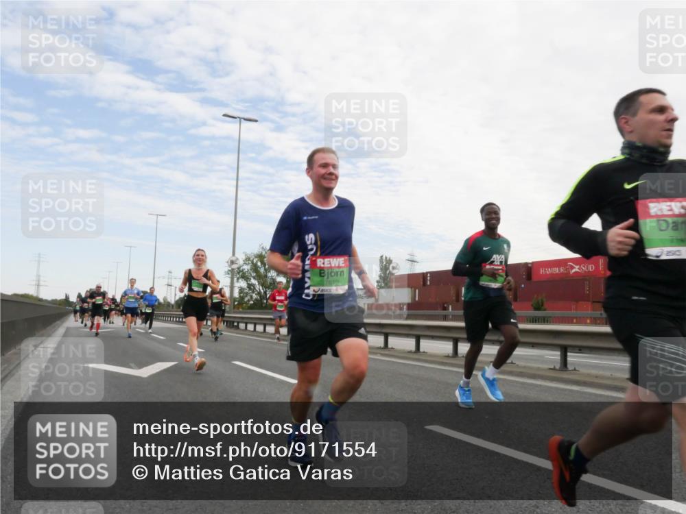 03.10.2025 - Köhlbrandbrückenlauf Matties Gatica Varas http://msf.ph/oto/9171554 03.10.2025 15:17:12 Position 3 7610, 716 meine-sportfotos.de