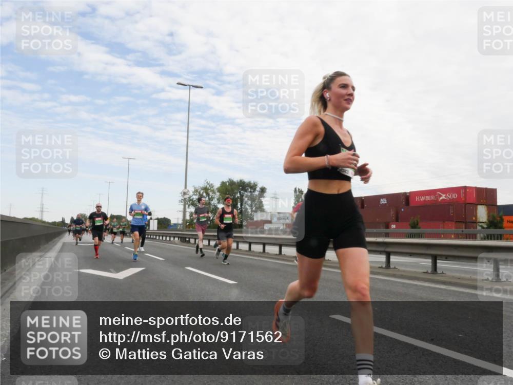03.10.2025 - Köhlbrandbrückenlauf Matties Gatica Varas http://msf.ph/oto/9171562 03.10.2025 15:17:14 Position 3  meine-sportfotos.de