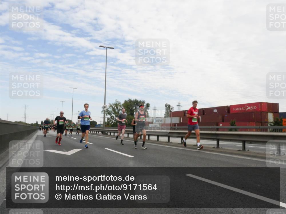 03.10.2025 - Köhlbrandbrückenlauf Matties Gatica Varas http://msf.ph/oto/9171564 03.10.2025 15:17:15 Position 3  meine-sportfotos.de