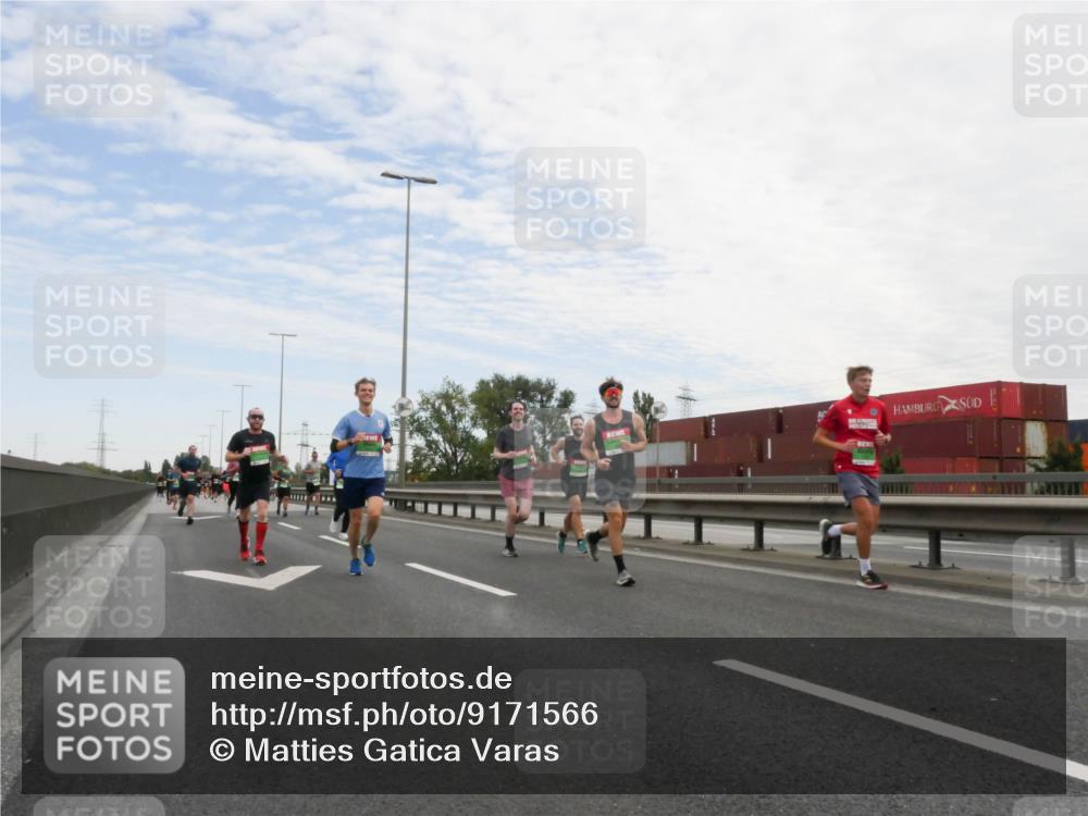 03.10.2025 - Köhlbrandbrückenlauf Matties Gatica Varas http://msf.ph/oto/9171566 03.10.2025 15:17:15 Position 3 247 meine-sportfotos.de