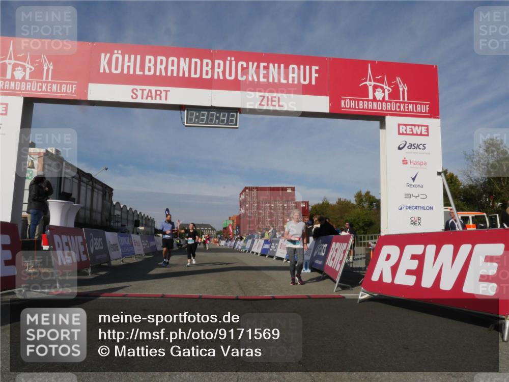 03.10.2025 - Köhlbrandbrückenlauf Matties Gatica Varas http://msf.ph/oto/9171569 03.10.2025 10:37:45 Ziel 1958, 2238, 2390, 3298 meine-sportfotos.de