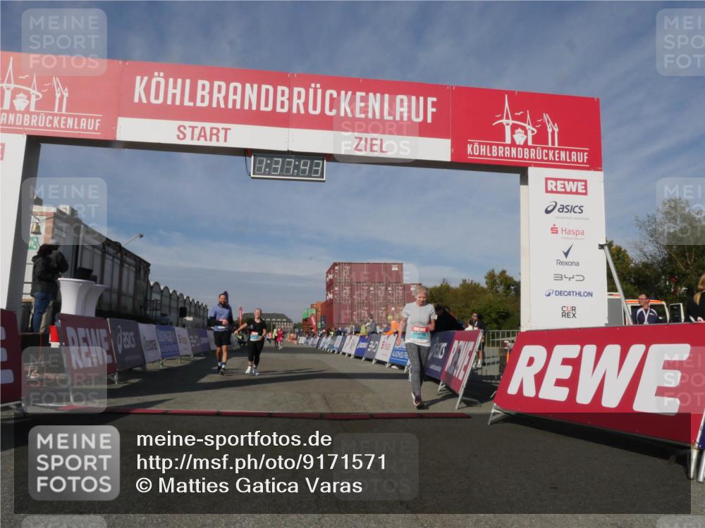 03.10.2025 - Köhlbrandbrückenlauf Matties Gatica Varas http://msf.ph/oto/9171571 03.10.2025 10:37:45 Ziel 1958, 2238, 2390, 3298 meine-sportfotos.de