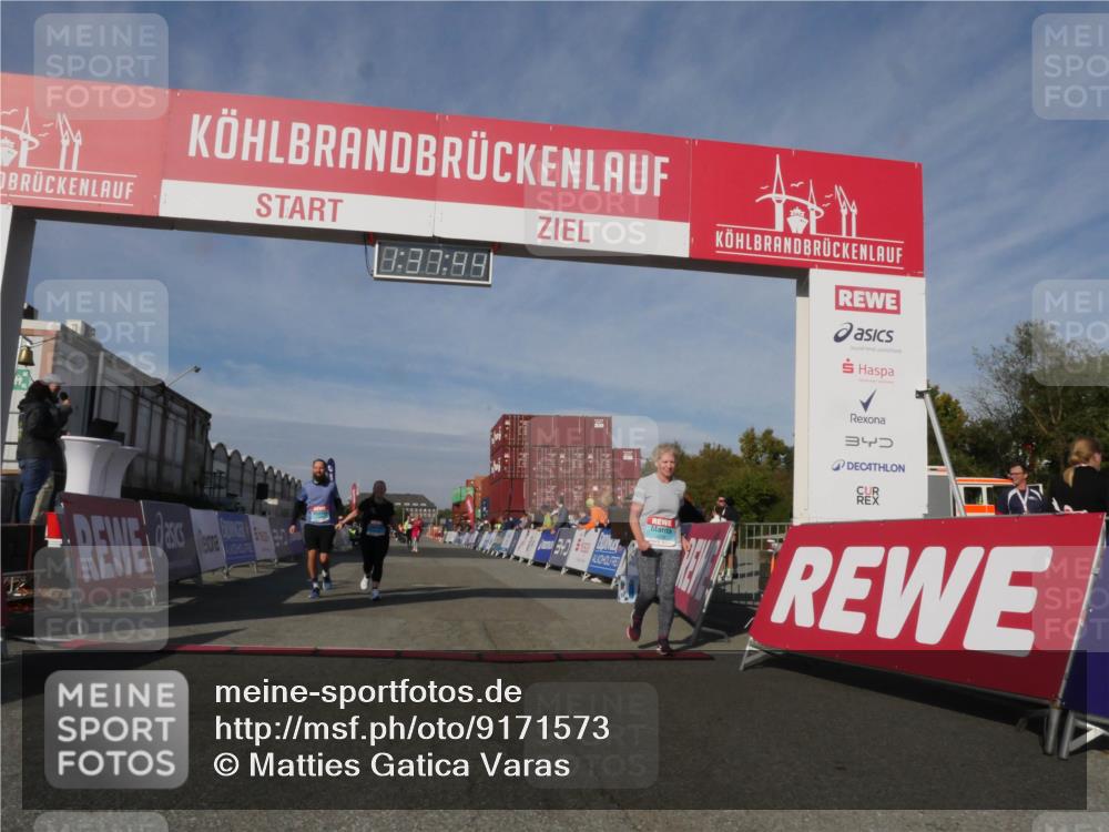 03.10.2025 - Köhlbrandbrückenlauf Matties Gatica Varas http://msf.ph/oto/9171573 03.10.2025 10:37:46 Ziel 1958, 1988, 2238, 2390 meine-sportfotos.de