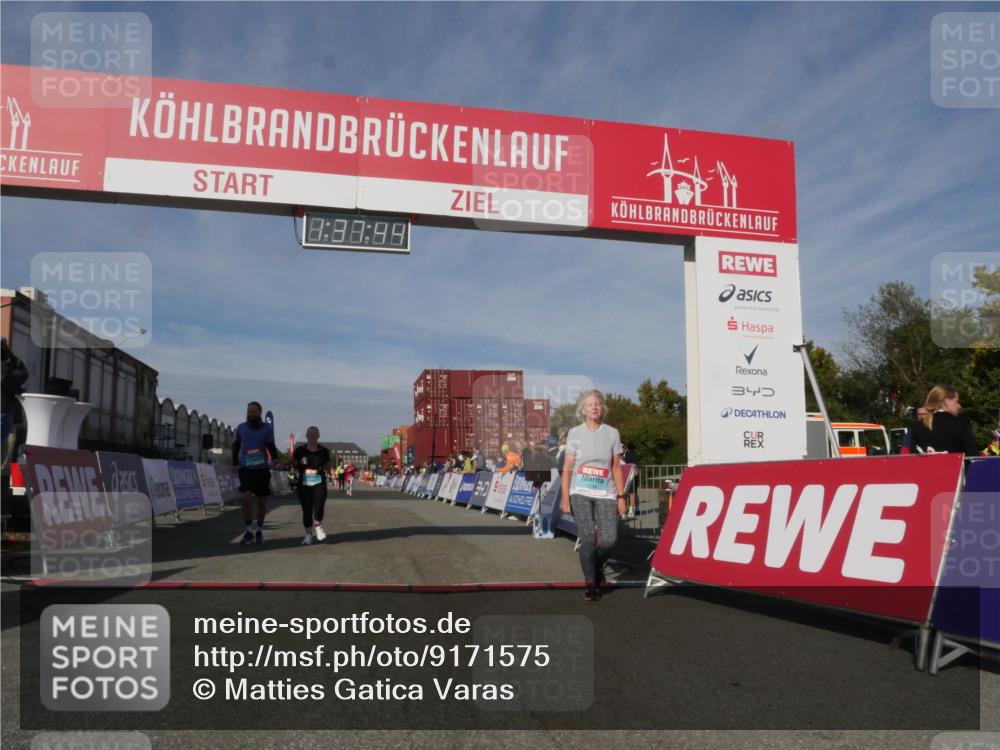 03.10.2025 - Köhlbrandbrückenlauf Matties Gatica Varas http://msf.ph/oto/9171575 03.10.2025 10:37:46 Ziel 1958, 1988, 2238, 2390 meine-sportfotos.de