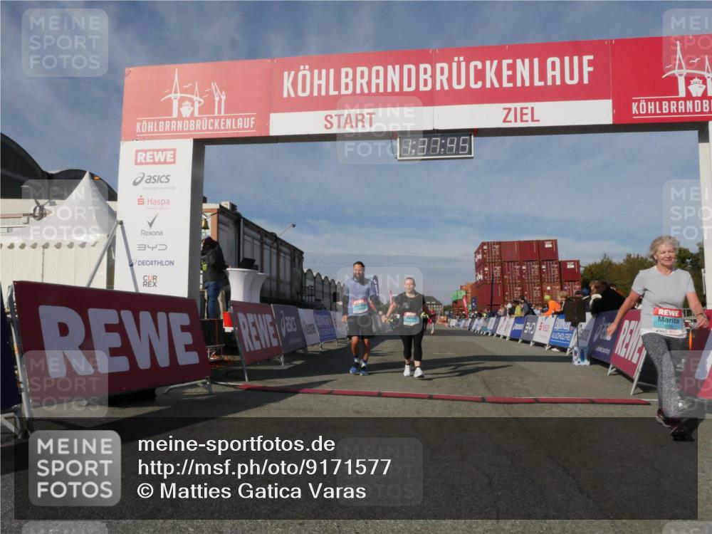 03.10.2025 - Köhlbrandbrückenlauf Matties Gatica Varas http://msf.ph/oto/9171577 03.10.2025 10:37:47 Ziel 1958, 1988, 2238, 2390 meine-sportfotos.de
