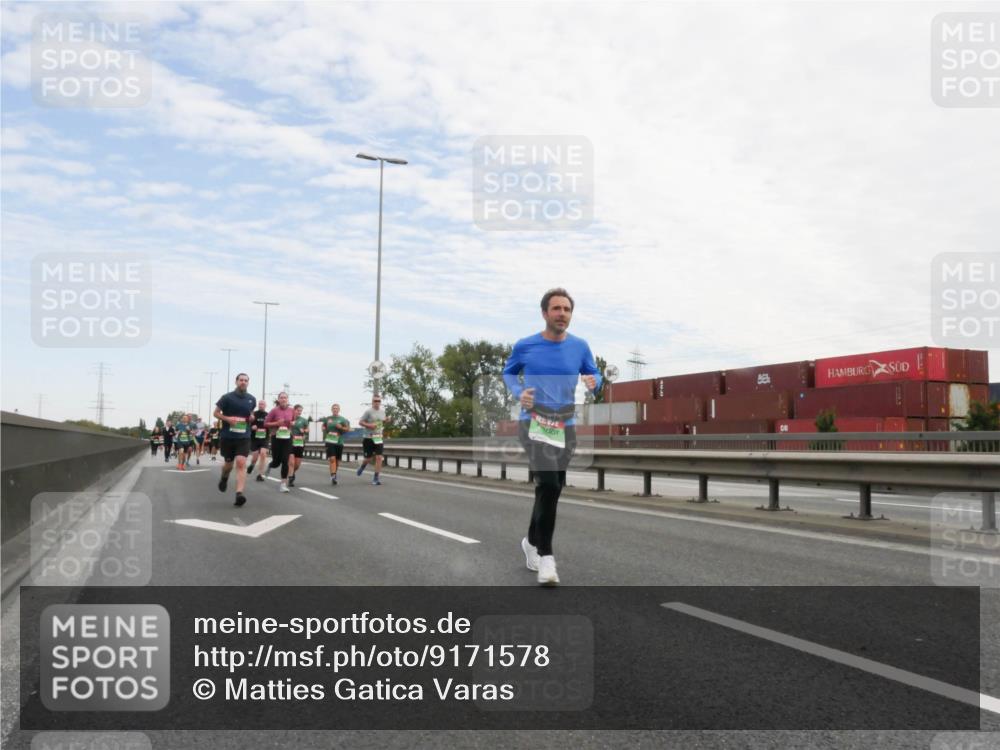 03.10.2025 - Köhlbrandbrückenlauf Matties Gatica Varas http://msf.ph/oto/9171578 03.10.2025 15:17:18 Position 3  meine-sportfotos.de
