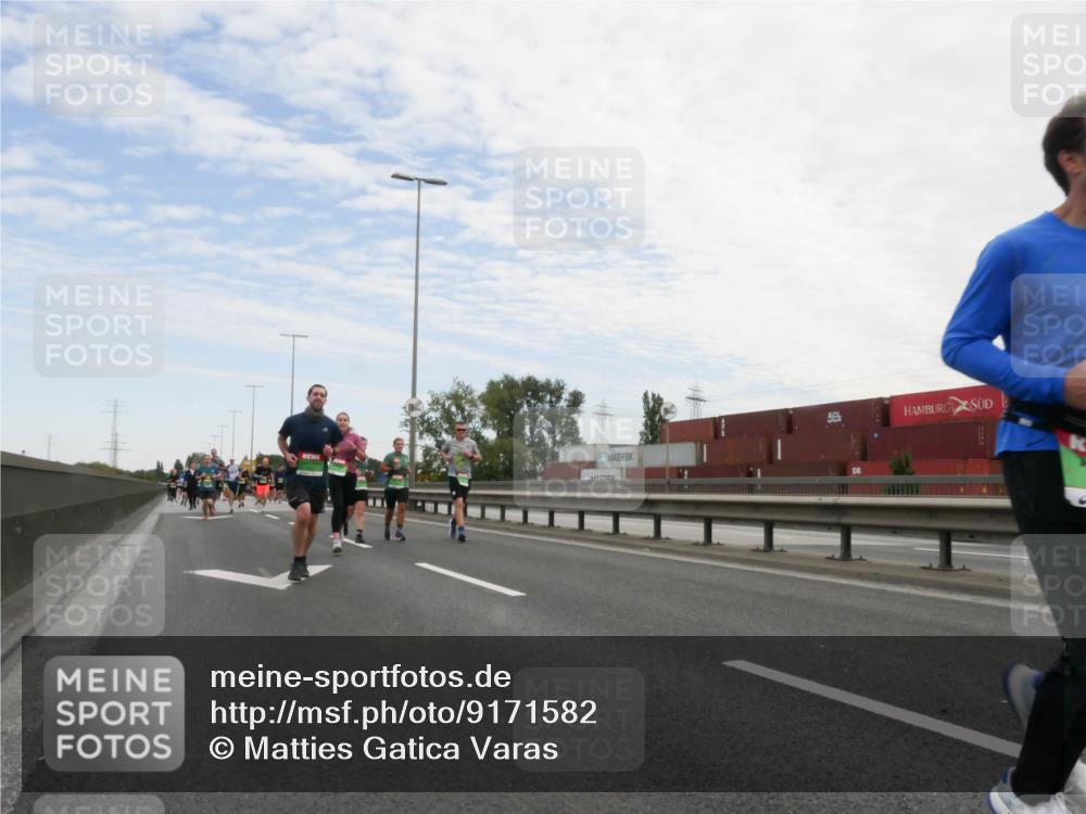 03.10.2025 - Köhlbrandbrückenlauf Matties Gatica Varas http://msf.ph/oto/9171582 03.10.2025 15:17:19 Position 3  meine-sportfotos.de