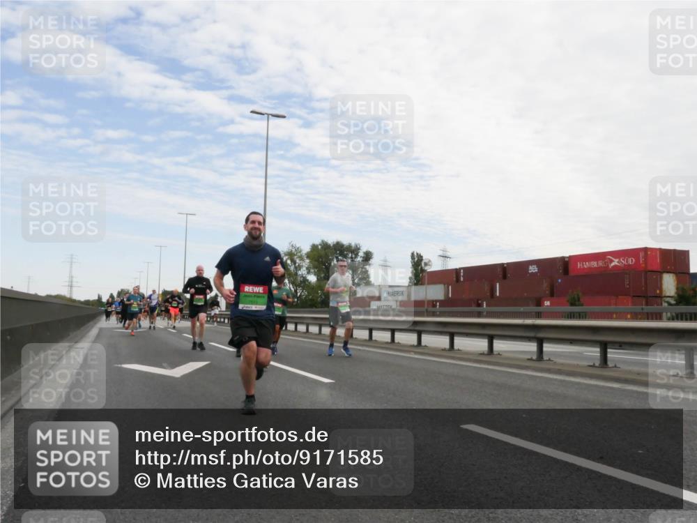 03.10.2025 - Köhlbrandbrückenlauf Matties Gatica Varas http://msf.ph/oto/9171585 03.10.2025 15:17:20 Position 3  meine-sportfotos.de