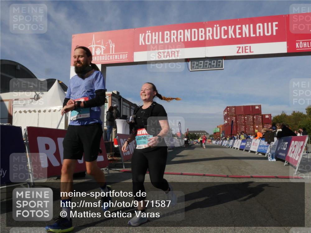03.10.2025 - Köhlbrandbrückenlauf Matties Gatica Varas http://msf.ph/oto/9171587 03.10.2025 10:37:49 Ziel 1988, 2390 meine-sportfotos.de
