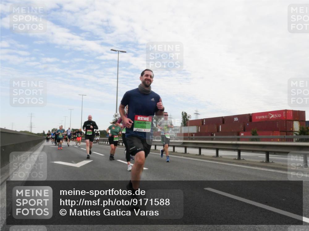 03.10.2025 - Köhlbrandbrückenlauf Matties Gatica Varas http://msf.ph/oto/9171588 03.10.2025 15:17:21 Position 3 7513 meine-sportfotos.de