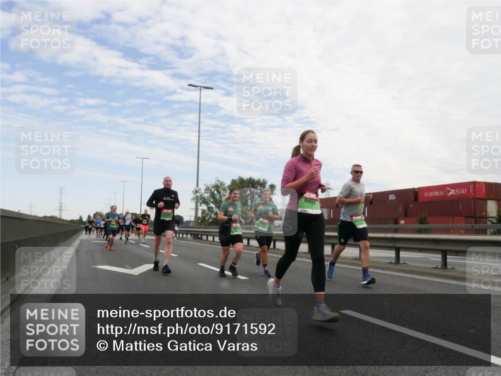 03.10.2025 - Köhlbrandbrückenlauf Matties Gatica Varas http://msf.ph/oto/9171592 03.10.2025 15:17:22 Position 3  meine-sportfotos.de