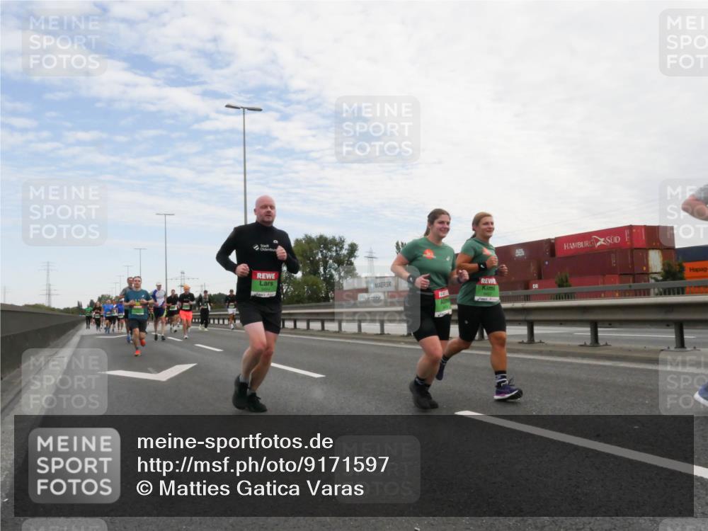 03.10.2025 - Köhlbrandbrückenlauf Matties Gatica Varas http://msf.ph/oto/9171597 03.10.2025 15:17:23 Position 3  meine-sportfotos.de