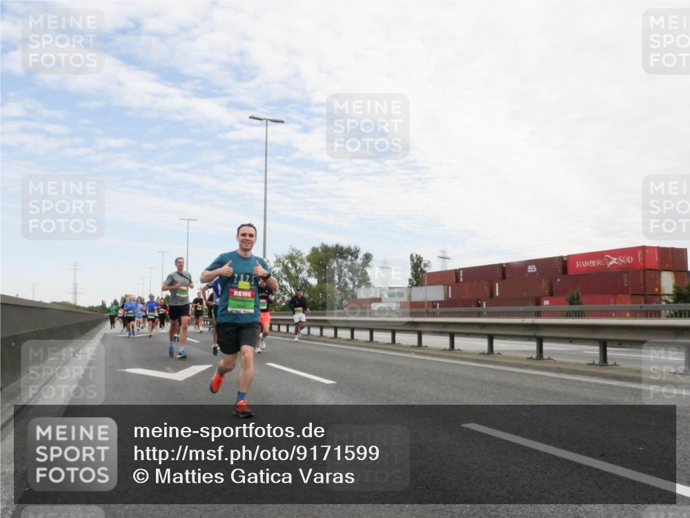 03.10.2025 - Köhlbrandbrückenlauf Matties Gatica Varas http://msf.ph/oto/9171599 03.10.2025 15:17:25 Position 3  meine-sportfotos.de