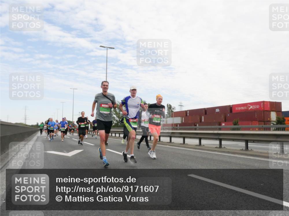 03.10.2025 - Köhlbrandbrückenlauf Matties Gatica Varas http://msf.ph/oto/9171607 03.10.2025 15:17:27 Position 3  meine-sportfotos.de